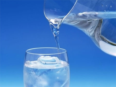 شرب الماء