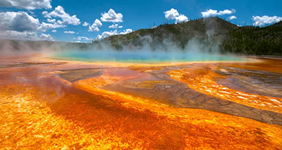 نبع الماء البراق الكبير (Grand Prismatic Spring) 