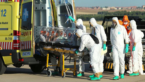 ألمانيا تبتكر أول سيارة إسعاف لمواجهة ايبولا