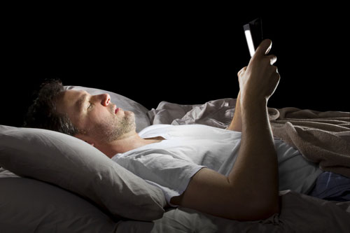 comment votre tablette vous empêche de dormir et détériore durablement votre sommeil