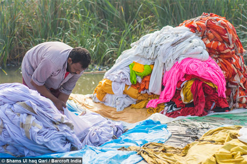 غسيل الثياب في أكثر الأنهار تلوثاً