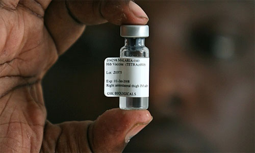 إقرار أول لقاح عالمي ضد الملاريا