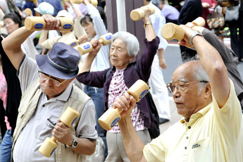 60 ألف شخص في اليابان أعمارهم تزيد عن الـ 100 سنة