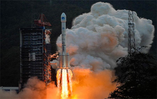 الصين تطلق قمراً اصطناعياً جديداً لتطوير نظام «جي بي إس»