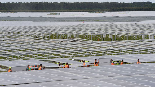 فرنسا تدشن أكبر محطة للطاقة الشمسية في أوروبا