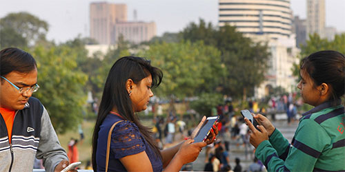 الهند تصل لمليار مستخدم للهواتف المحمولة