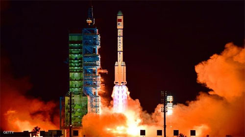 الصين ترسل رائدين للفضاء في تجارب لمدة 30 يوما