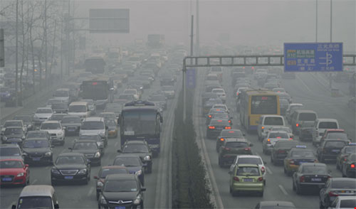 بكين تحظر استخدام السيارات الملوثة للبيئة اعتباراً من العام المقبل