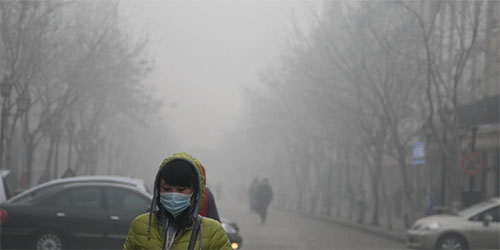 إغلاق طرق سريعة ووقف رحلات جوية مع تغطية الضباب الدخاني لتيانجين الصينية