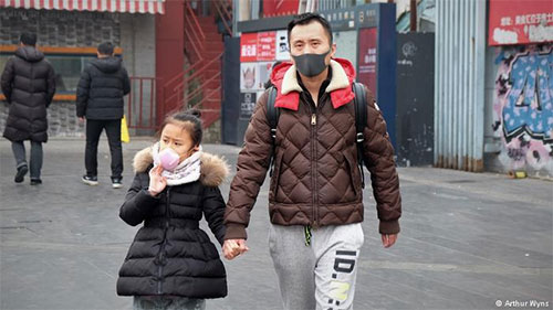 Life behind a mask- China's cities still choking on smog