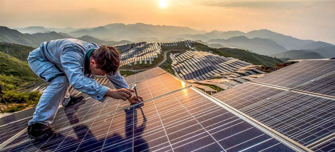استثمارات الصين في الطاقة الشمسية تنعش أسواق الطاقة النظيفة عالمياً