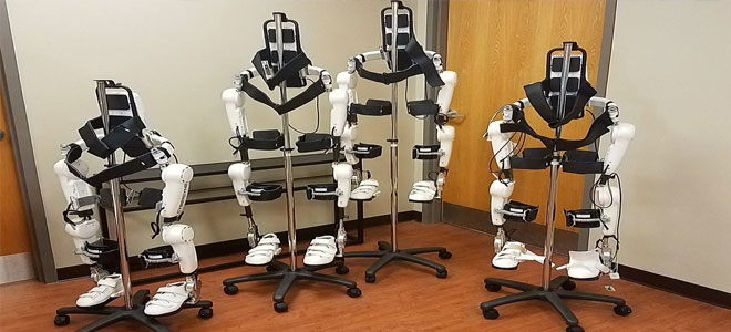 روبوت ياباني لمساعدة مصابي العمود الفقري على المشي