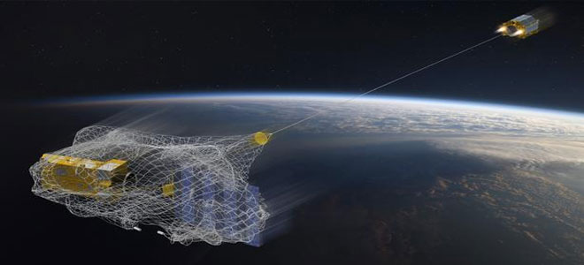 باحثون يطلقون قمراً صناعياً لجمع النفايات الفضائية